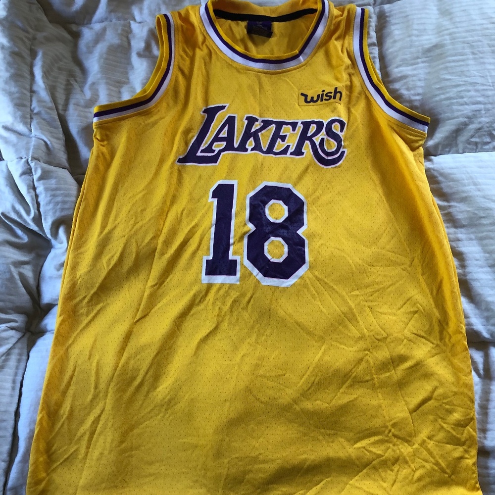 Lakers Jersey - #18 on the front, #19 on the back
